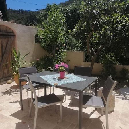 Maison Provencale - 2 Chambres - 2,5Km De La Plage กาซีส์ ภายนอก รูปภาพ